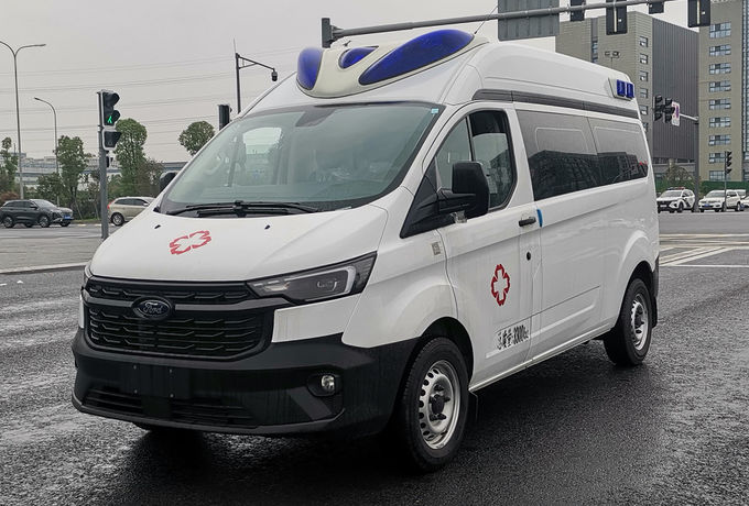 Ford Transit xe cứu thương y tế xăng 8 chỗ ngồi Ford Transit Box xe cứu thương 3