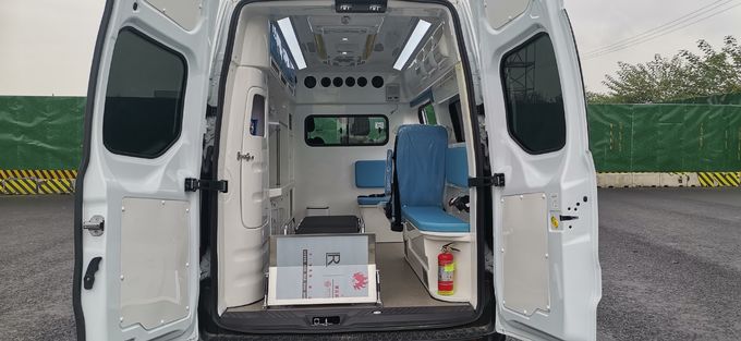 Ford Transit xe cứu thương y tế xăng 8 chỗ ngồi Ford Transit Box xe cứu thương 9