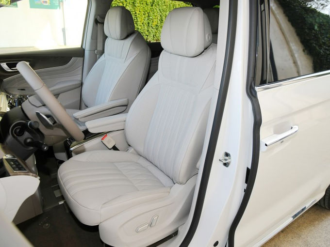 Roewe Minivan lớn MPV Vans xăng 7 chỗ ngồi 4x2 hộp số tự động 7