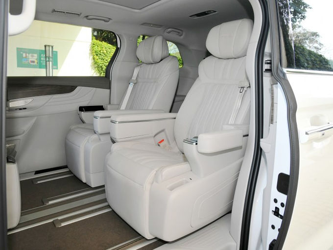 Roewe Minivan lớn MPV Vans xăng 7 chỗ ngồi 4x2 hộp số tự động 6