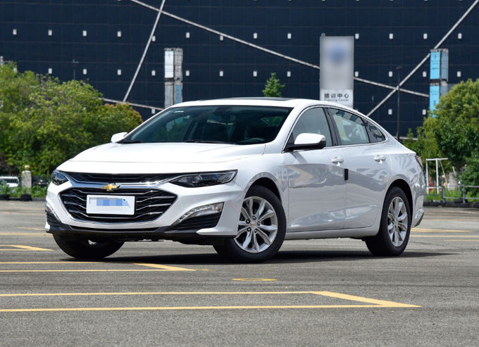 Xăng Chevrolet Malibu sedan xe 5 chỗ ngồi hai bánh xe lái 4 × 2 0
