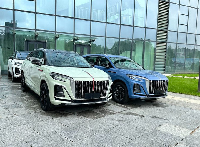 Hongqi HS3 SUV Xe chạy xăng 5 chỗ 4 bánh xe lái 4x4 1