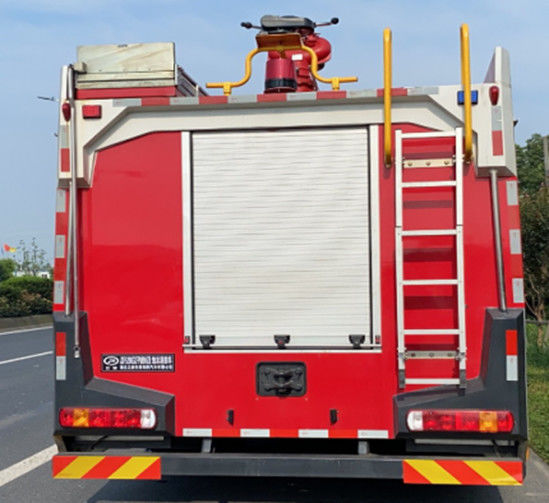 Xe cứu hỏa bồn chứa nước SINOTRUK 8000 lít 6 chỗ dẫn động cầu sau diesel hộp số tay 4×2 2