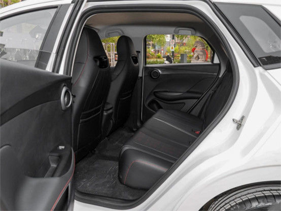 BYD Xe điện tinh khiết E2 sang trọng hai bánh xe lái 4 × 2 hộp số tự động 4