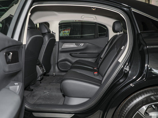 Hongqi Pure Electric Sedan 4 × 2 Xe truyền tải tự động Ô tô 3