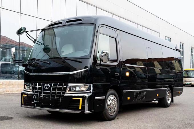 Toyota Coaster 7 chỗ xe buýt du lịch xăng lái sau 4 × 2 hộp số thủ công 1
