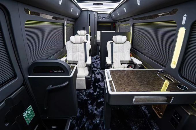 Toyota Coaster 7 chỗ xe buýt du lịch xăng lái sau 4 × 2 hộp số thủ công 8