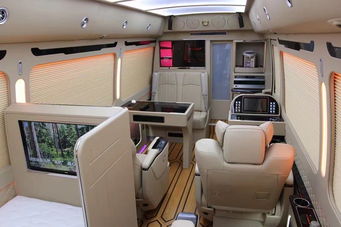 Toyota Coaster 8 chỗ xe buýt du lịch xe buýt tiếp tân xe buýt xăng lái sau 4 × 2 hướng dẫn 7