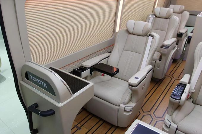 Toyota Coaster 8 chỗ xe buýt du lịch xe buýt tiếp tân xe buýt xăng lái sau 4 × 2 hướng dẫn 5