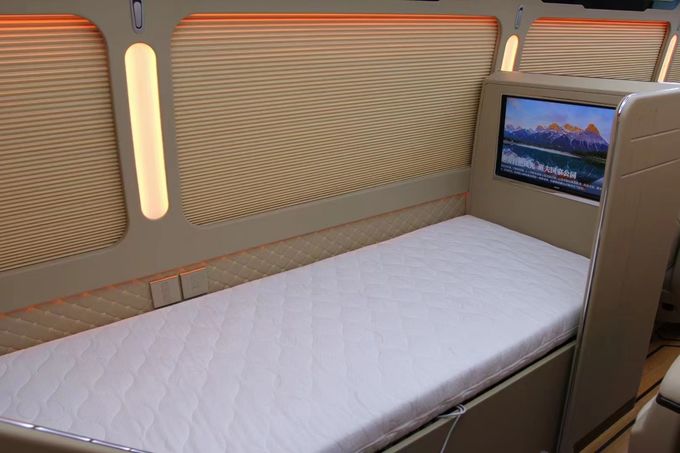 Toyota Coaster 8 chỗ xe buýt du lịch xe buýt tiếp tân xe buýt xăng lái sau 4 × 2 hướng dẫn 4